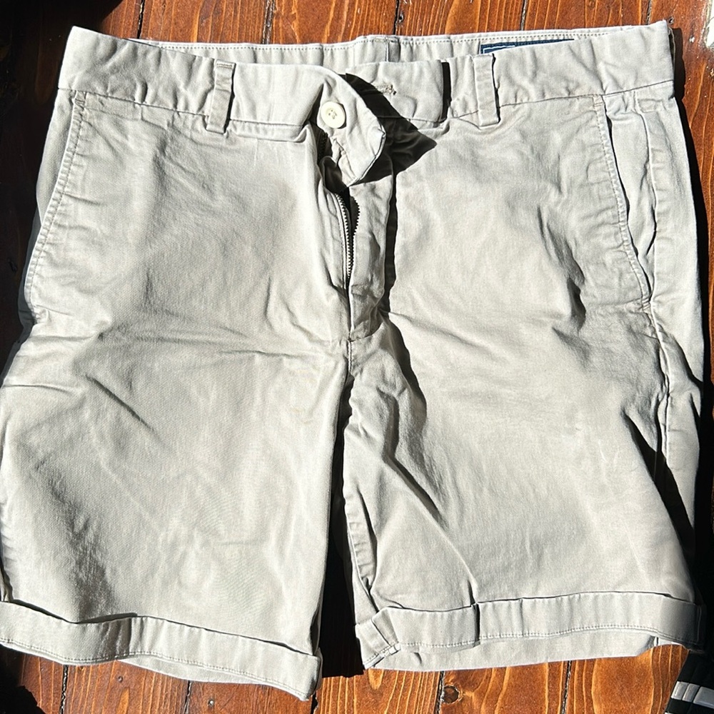 Vineyard Vines Tan Shorts